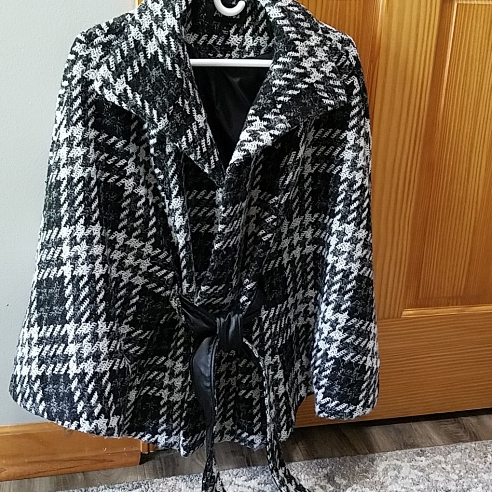 Black & White Houndstooth Wool-Blend Cape Coat